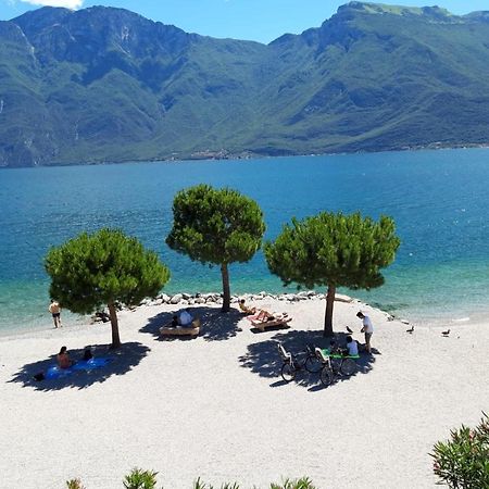 Appartamento Casa Vacanze Spiaggia D'Oro Desenzano del Garda Exterior photo