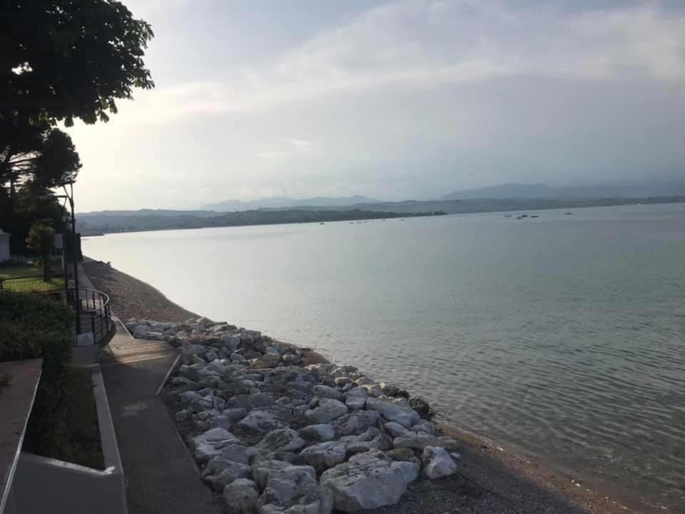 Appartamento Casa Vacanze Spiaggia D'Oro Desenzano del Garda Exterior photo