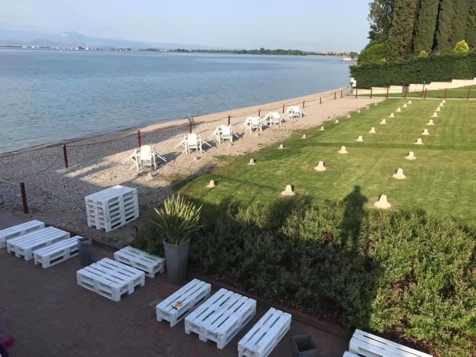 Appartamento Casa Vacanze Spiaggia D'Oro Desenzano del Garda Exterior photo