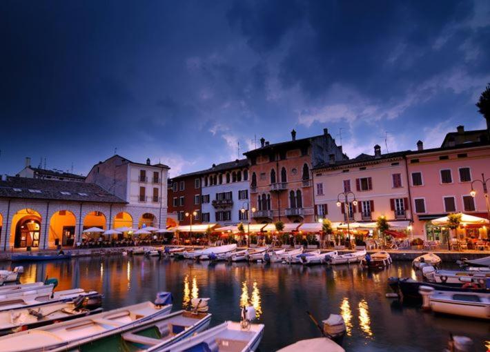 Appartamento Casa Vacanze Spiaggia D'Oro Desenzano del Garda Exterior photo